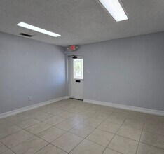 28960 US Highway 19 N, Clearwater, FL à louer Photo intérieure– Image 2 sur 10