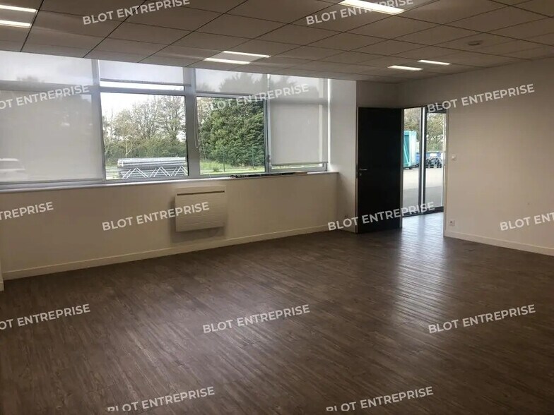 Bureau dans Landerneau à louer - Photo intérieure – Image 2 sur 8