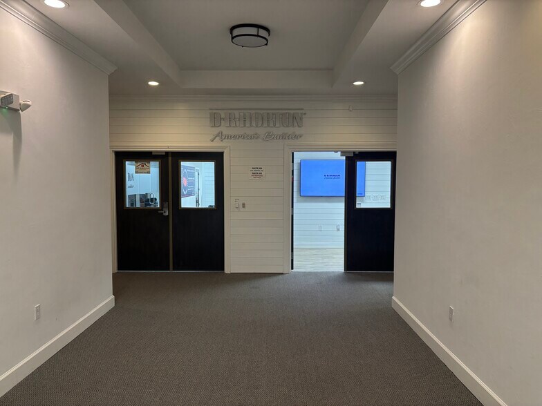 3606 Maclay Blvd S, Tallahassee, FL à louer - Photo intérieure – Image 2 sur 42