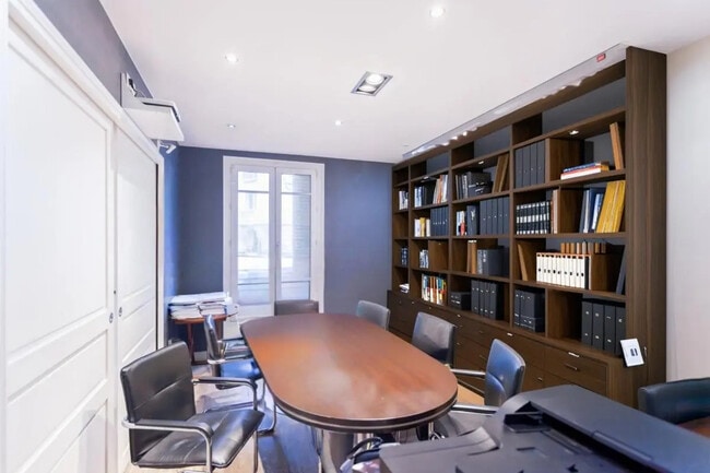 Plus de détails pour Local d’activités à vendre