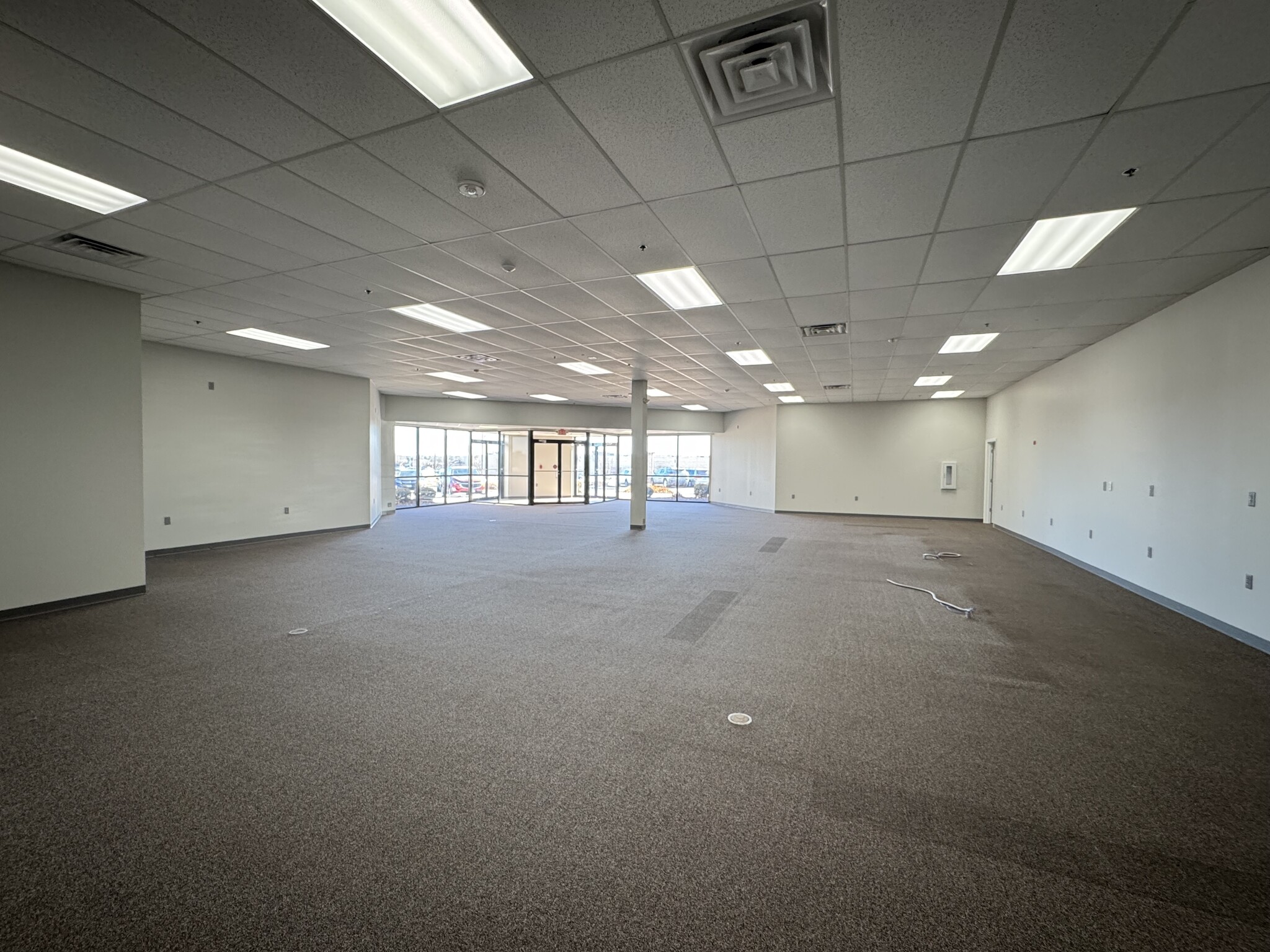 107 Mall Dr, Normal, IL à louer Photo de l’immeuble– Image 1 sur 8