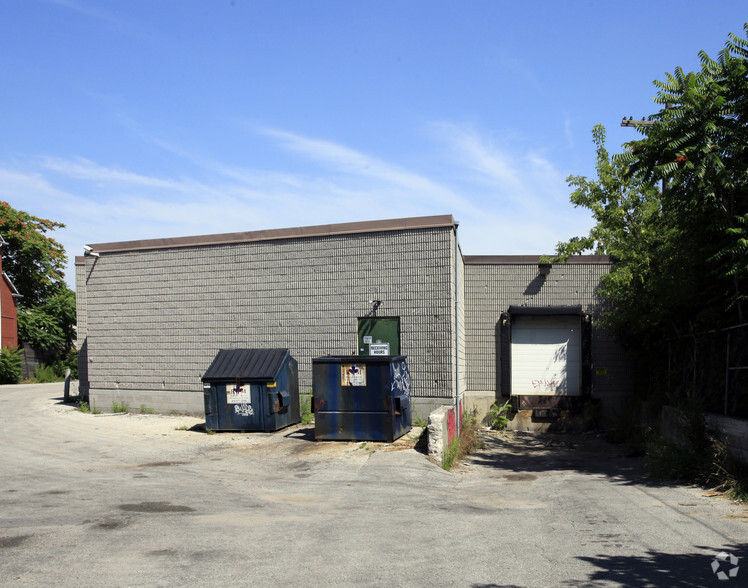 1453 Dupont St, Toronto, ON à louer - Photo de l’immeuble – Image 2 sur 2