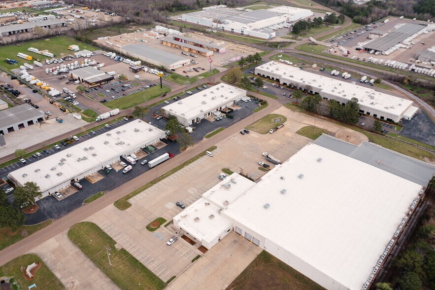 197 Interstate Dr, Richland, MS à louer - Photo de l’immeuble – Image 1 sur 17