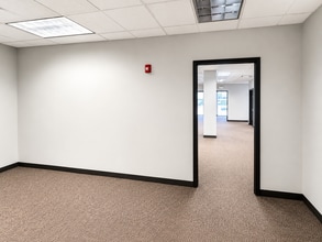 800 Enterprise Dr, Oak Brook, IL à louer Photo intérieure– Image 1 sur 6