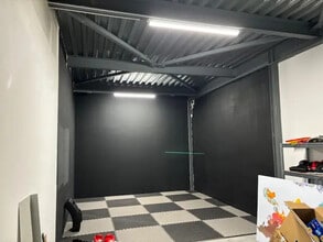 Local d'activités dans Bourg-lès-Valence à vendre Photo intérieure– Image 2 sur 5