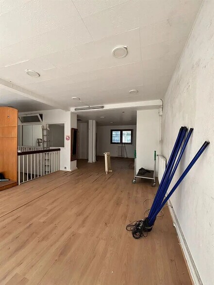 Local commercial dans Paris à louer - Photo de l’immeuble – Image 3 sur 6