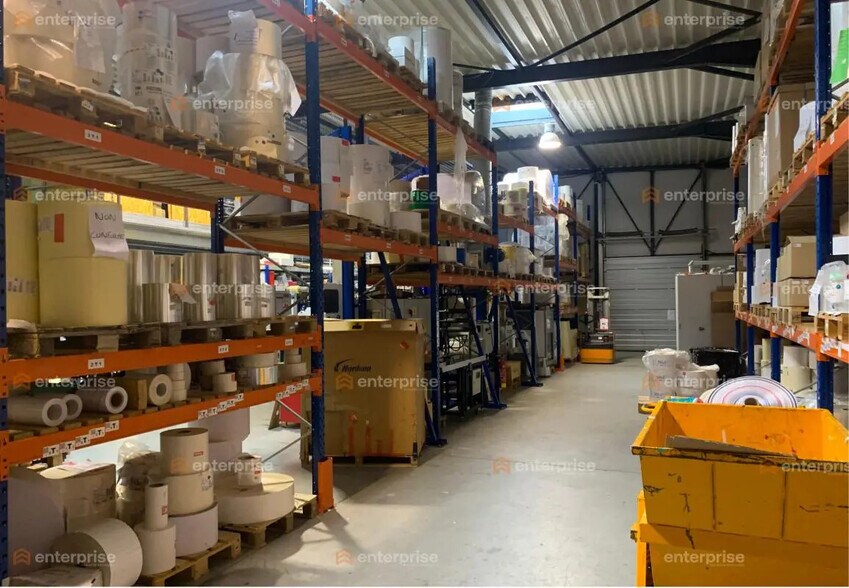 Local d’activités dans Pont-à-Marcq à louer - Photo de l’immeuble – Image 2 sur 8