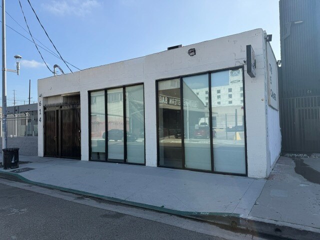 614 S Mateo St, Los Angeles, CA à louer Photo de l’immeuble– Image 1 sur 12