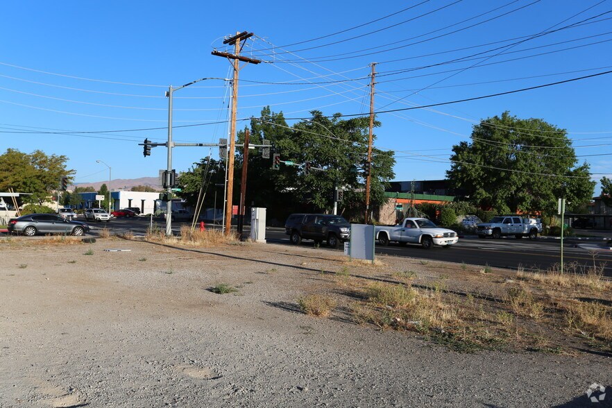 1813 Vassar St, Reno, NV à louer - Photo de l’immeuble – Image 3 sur 4