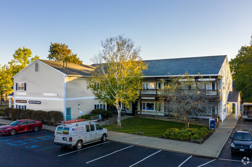 316-318 Delaware Ave, Delmar, NY à louer - Photo principale – Image 2 sur 34