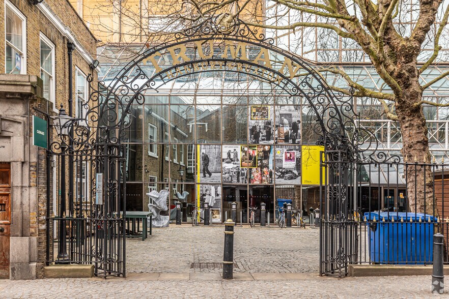 91 Brick Ln, Londres à louer - Photo de l’immeuble – Image 3 sur 7