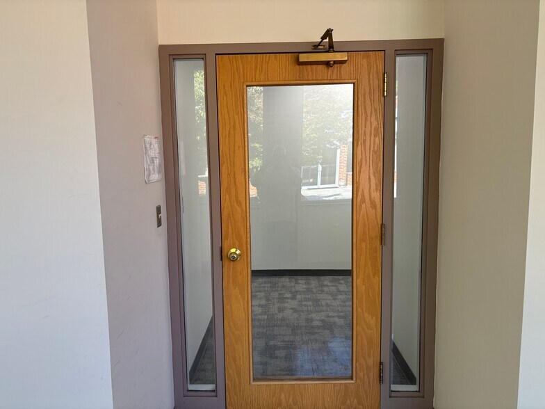 22290 Timberlake Rd, Lynchburg, VA à louer - Photo de l’immeuble – Image 2 sur 14
