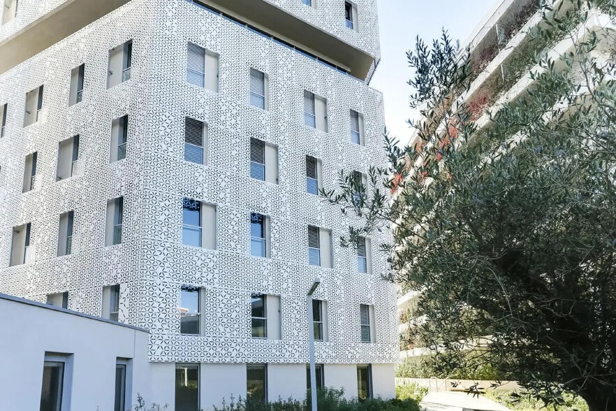 890 Avenue Raymond Dugrand, Montpellier à louer - Photo de l’immeuble – Image 2 sur 19