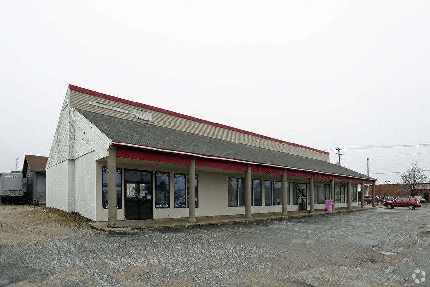 1602-1604 N Mitchell St, Cadillac, MI à louer - Photo de l’immeuble – Image 2 sur 3