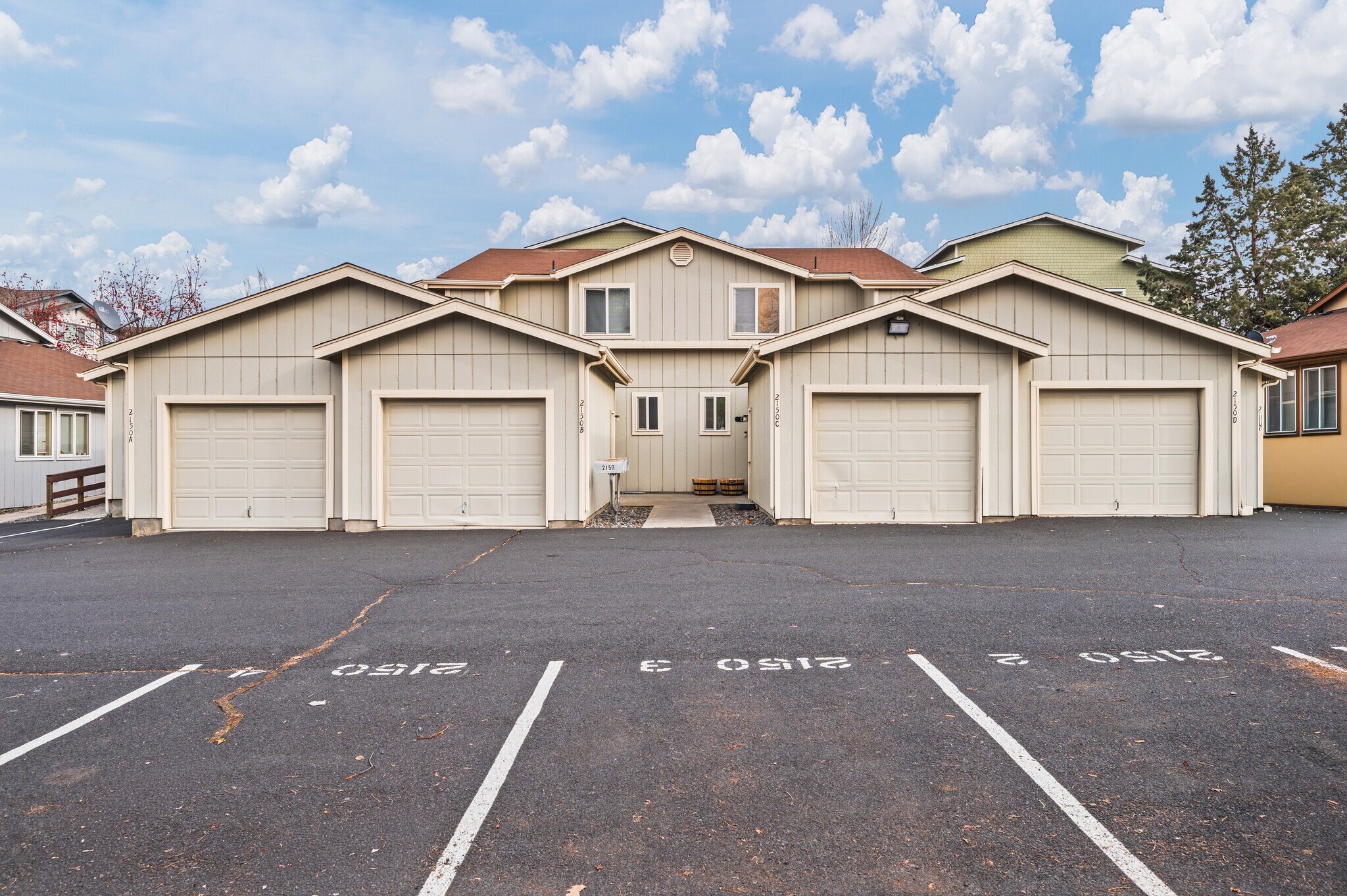 2150 SW Canyon Dr, Redmond, OR à vendre Photo principale– Image 1 sur 27