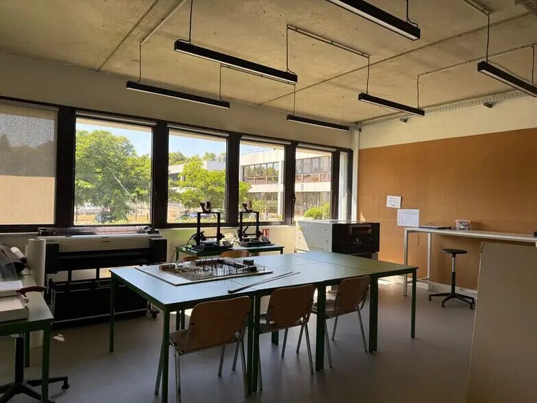 Bureau dans Bordeaux à vendre - Photo de l’immeuble – Image 2 sur 5