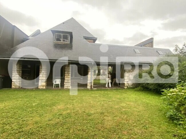 Plus de détails pour Local d’activités à vendre