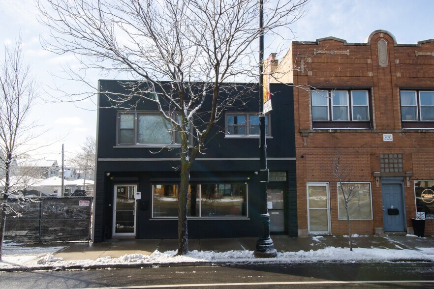 2919 W Irving Park Rd, Chicago, IL à vendre - Photo principale – Image 2 sur 25