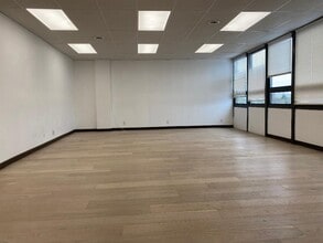 535 S Broadway, Hicksville, NY à louer Photo intérieure– Image 1 sur 5