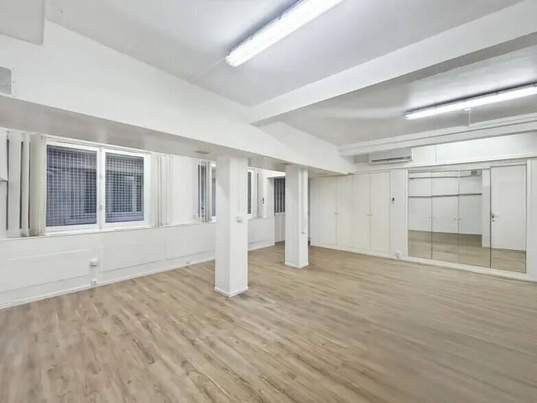 Bureau dans Paris à louer - Photo de l’immeuble – Image 1 sur 8