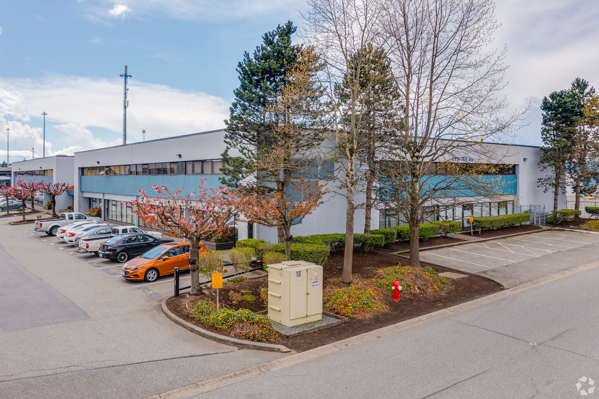 13290 78th Ave, Surrey, BC à louer Photo principale– Image 1 sur 10