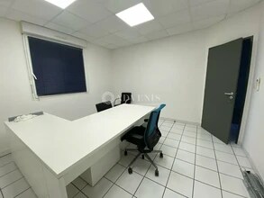 Local d’activités dans Vénissieux à louer Photo intérieure– Image 1 sur 4