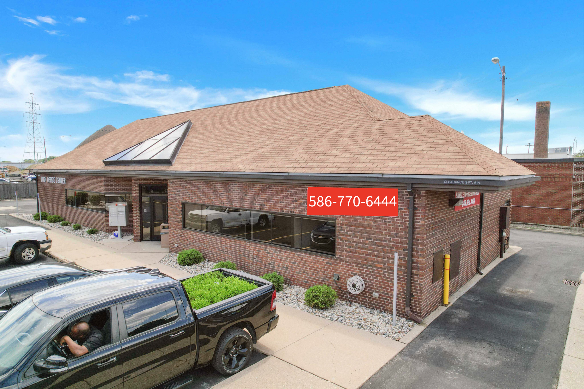 1710 E 12 Mile Rd, Royal Oak, MI à louer Photo principale– Image 1 sur 24