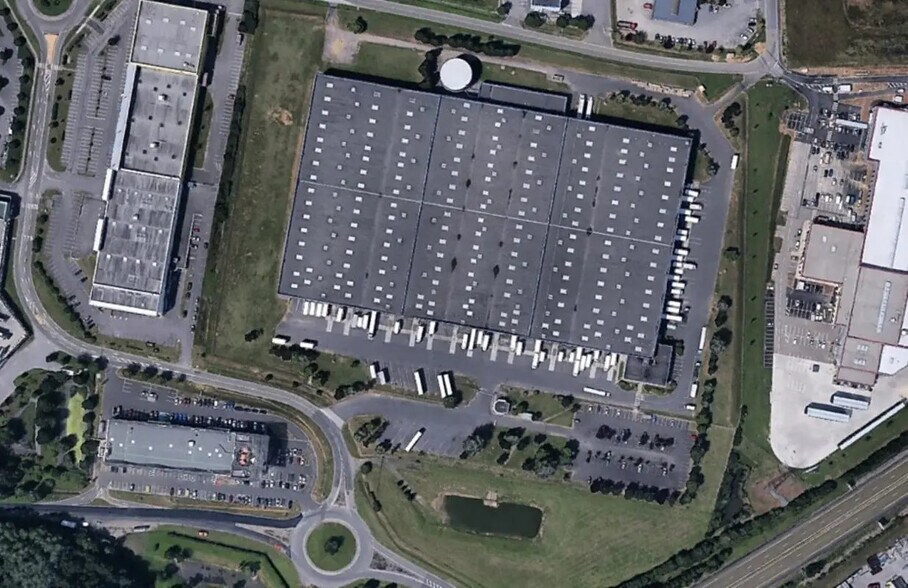 Industriel/Logistique dans Allonne à louer - Photo de l’immeuble – Image 2 sur 10