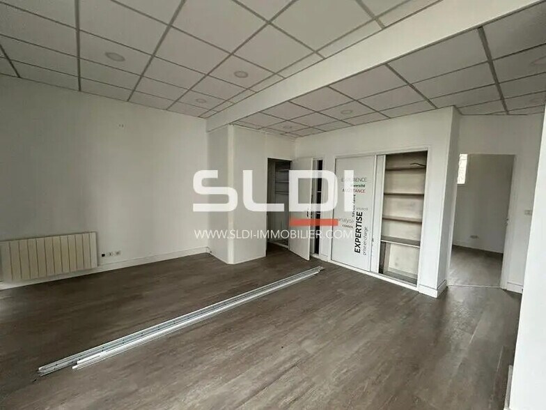 Rue Pierre Dugelay, Neuville-sur-Saône à vendre - Photo intérieure – Image 2 sur 5