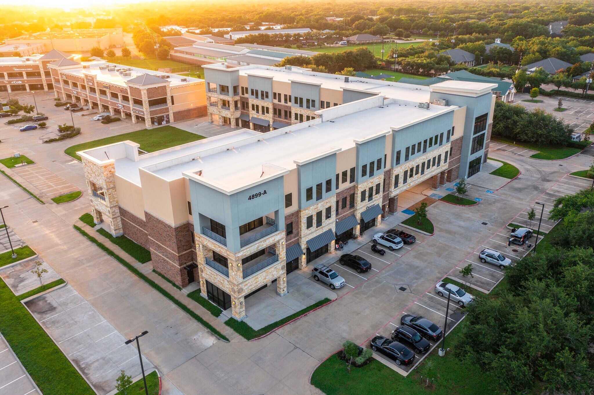 4899 Highway 6, Missouri City, TX à louer Photo principale– Image 1 sur 10