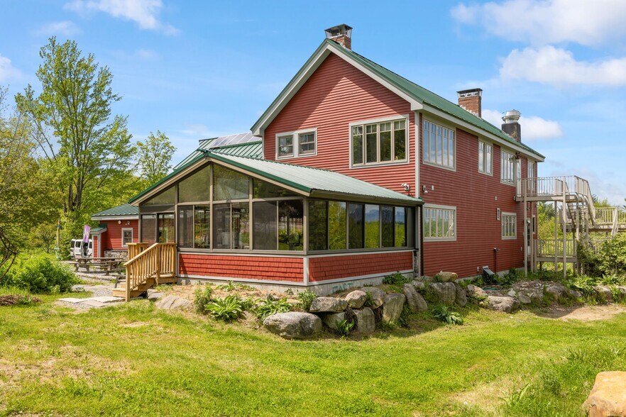 218 Streeter Woods Rd, Dorchester, NH à vendre - Photo de l’immeuble – Image 1 sur 46