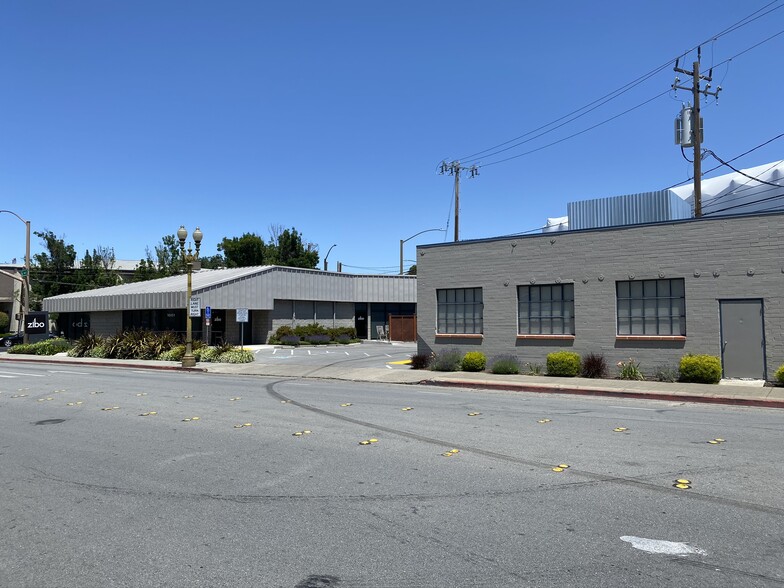 1001-1003 Main St, Redwood City, CA à louer - Photo de l’immeuble – Image 1 sur 10