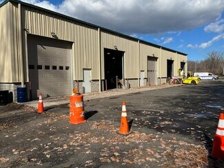 Plus de détails pour 40 Russell Rd, East Granby, CT - Industriel/Logistique à louer