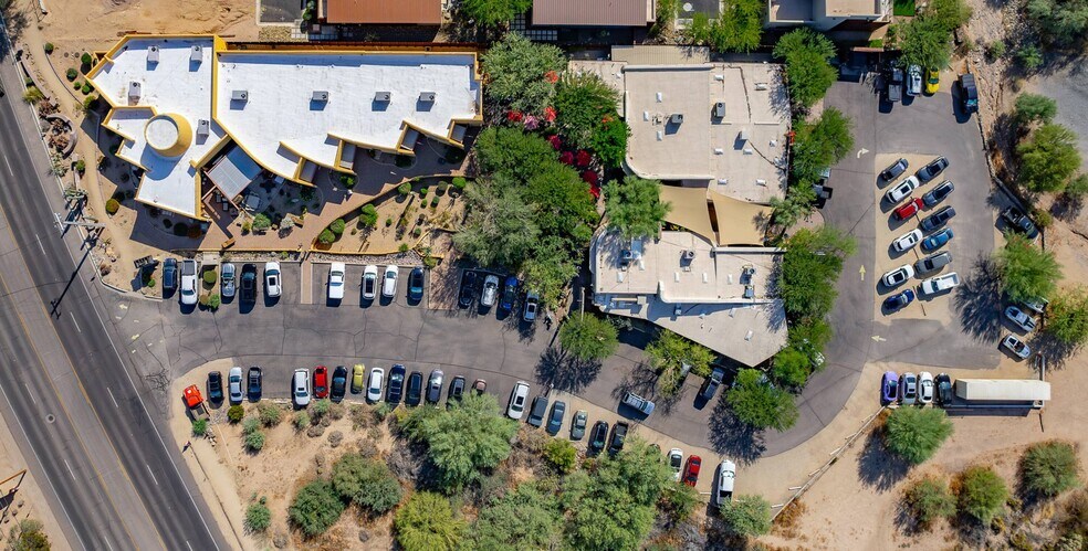 6501 N Cave Creek Rd, Cave Creek, AZ à louer - Photo de l’immeuble – Image 3 sur 4