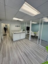 2330 NW 102nd Ave, Doral, FL à louer Photo intérieure– Image 1 sur 17