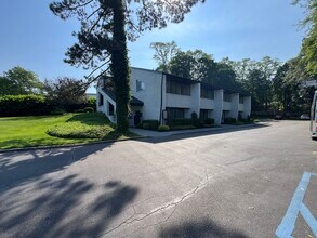 76 E Main St, Huntington, NY à louer Photo intérieure– Image 2 sur 12
