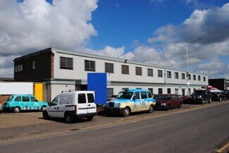 Plus de détails pour 11-17 Fowler Rd, Ilford - Coworking à louer