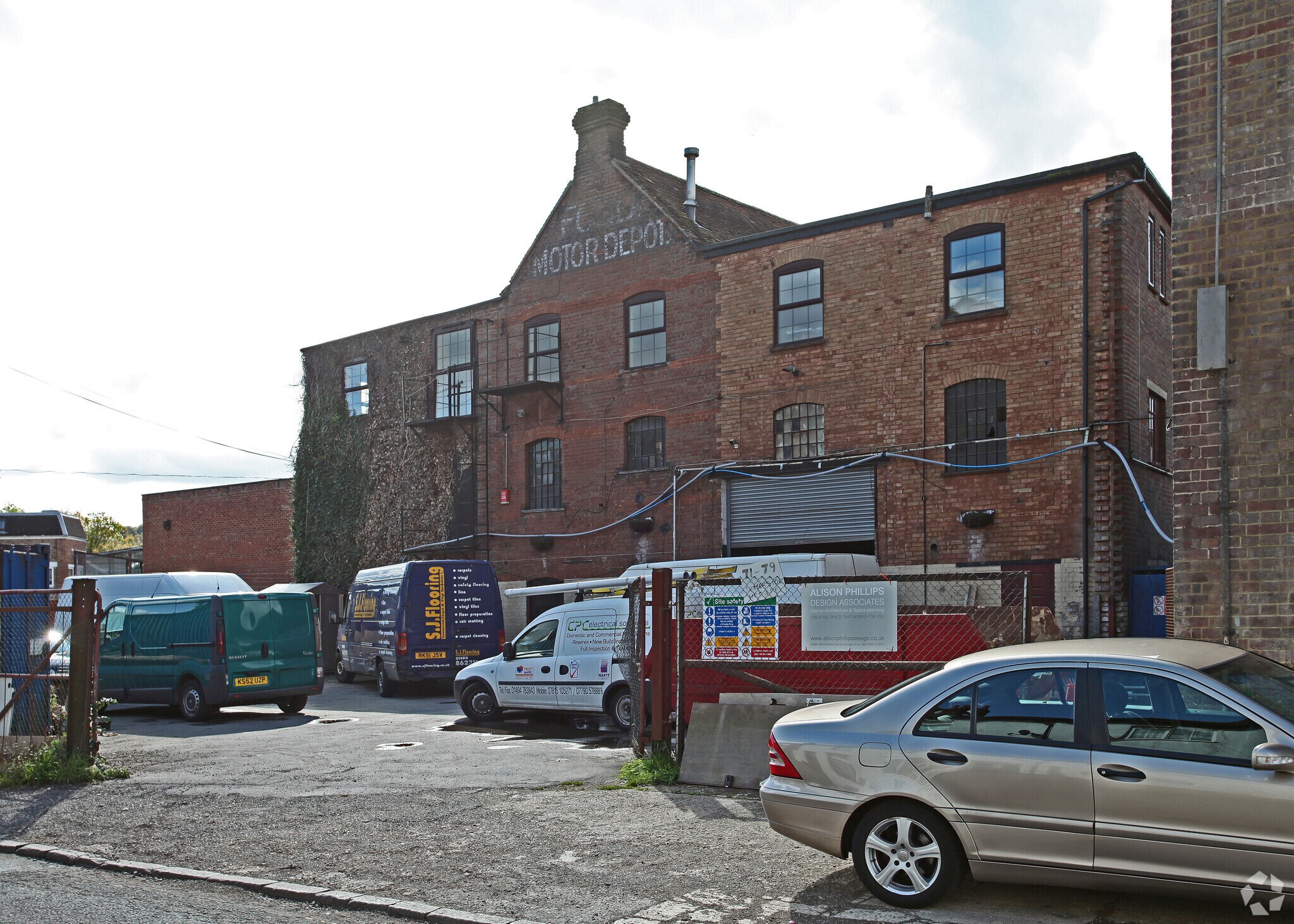 99 Waterside, Chesham à vendre Photo principale– Image 1 sur 4