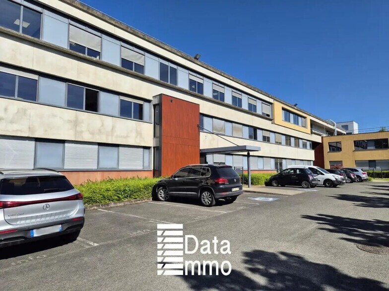 Bureau dans Champs-sur-Marne à louer - Photo de l’immeuble – Image 3 sur 5