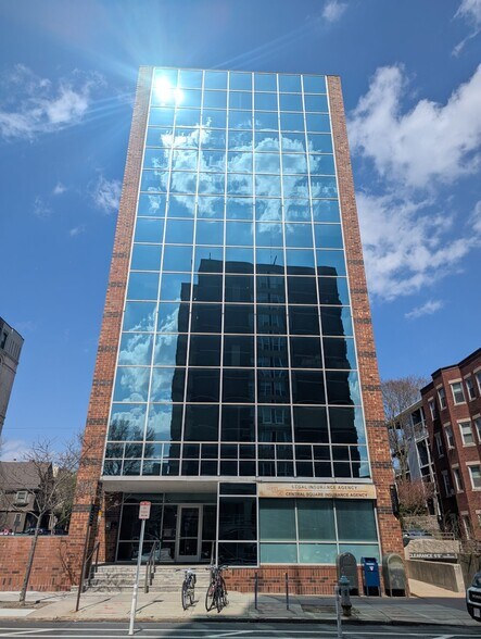 875 Massachusetts Ave, Cambridge, MA à louer - Photo de l’immeuble – Image 2 sur 16