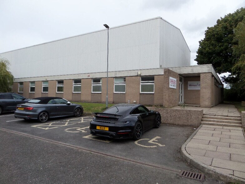 Cheapside, Bridgend à louer - Photo de l’immeuble – Image 1 sur 9