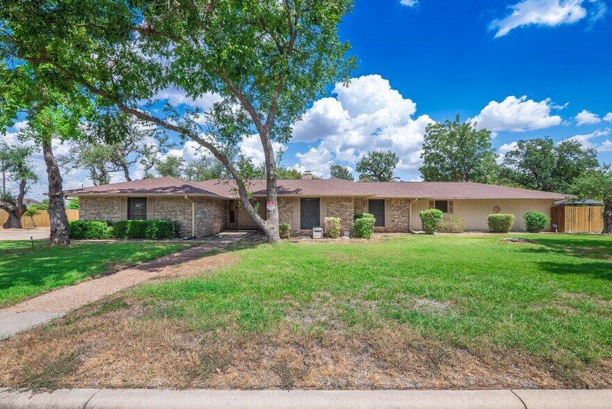 1702 Lone Oak Dr, Leander, TX à vendre - Photo de l’immeuble – Image 2 sur 70