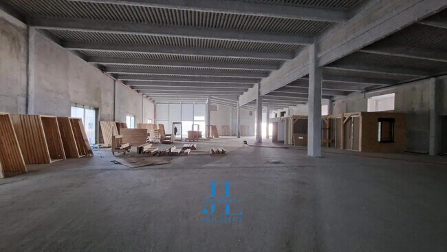 Plus de détails pour Local commercial à vendre