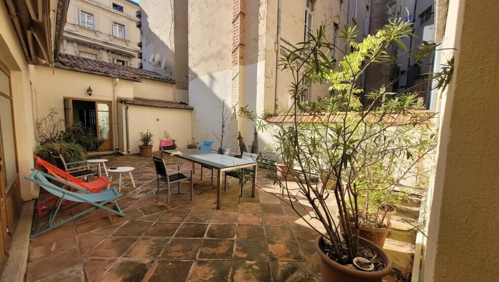 Bureau dans Montpellier à vendre - Photo de l’immeuble – Image 1 sur 7