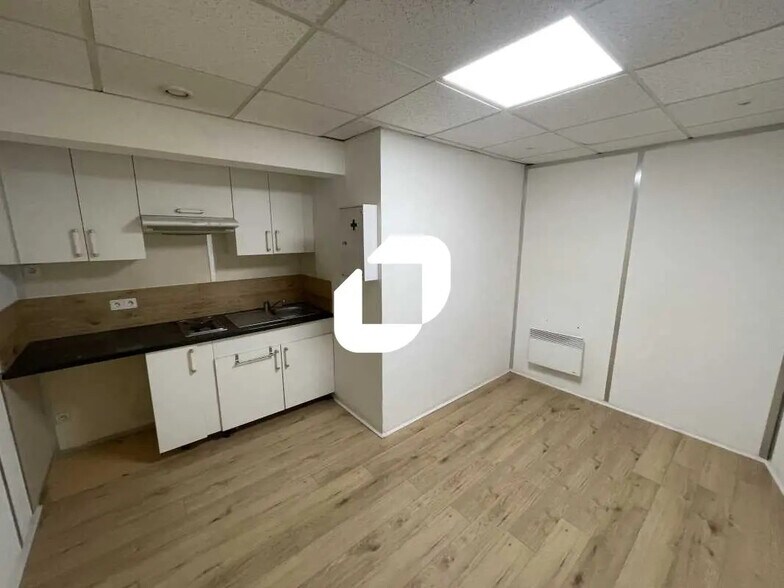 Bureau dans Vitry-sur-Seine à louer - Photo de l’immeuble – Image 3 sur 7