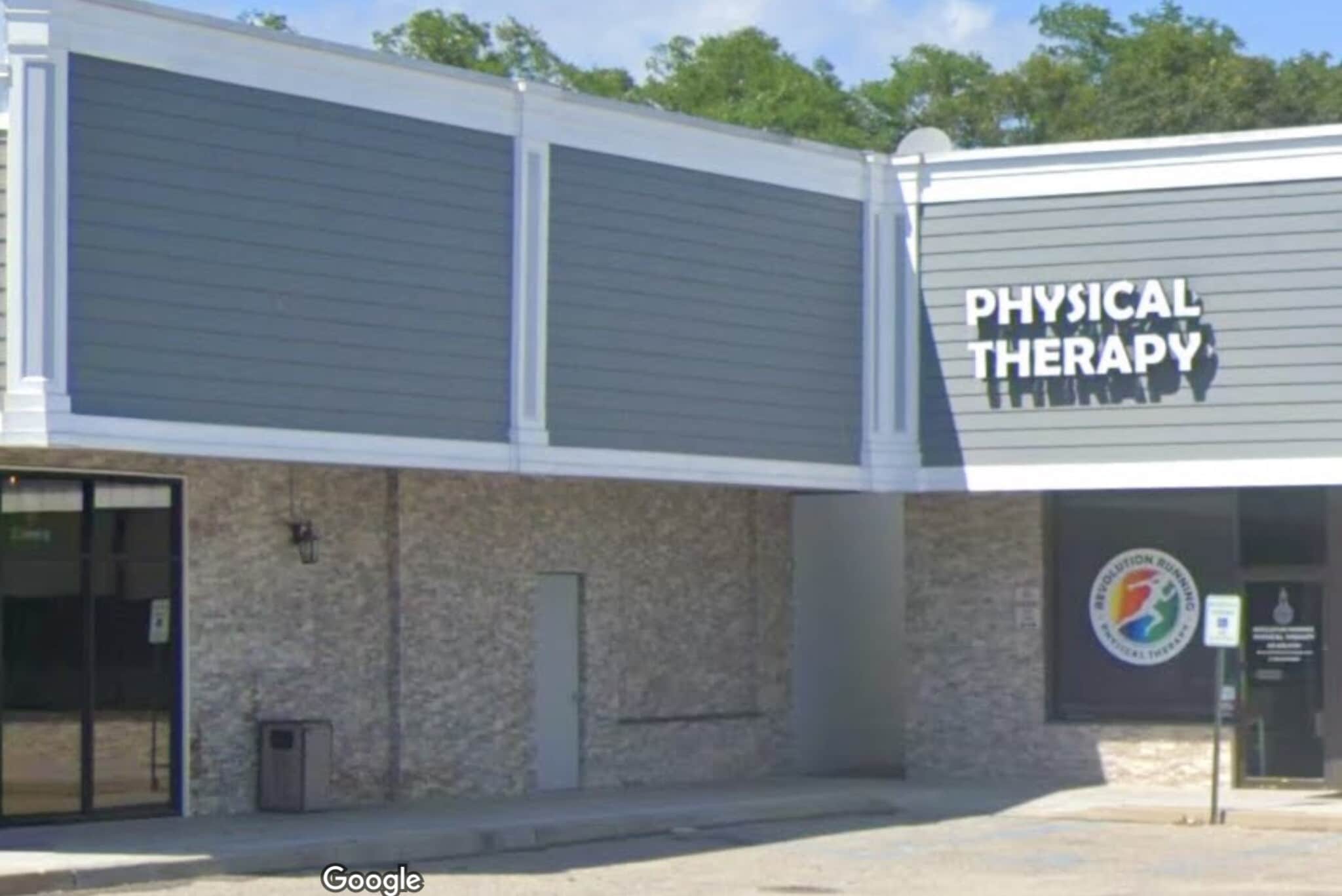 975 Main St, Holbrook, NY à louer Photo de l’immeuble– Image 1 sur 3