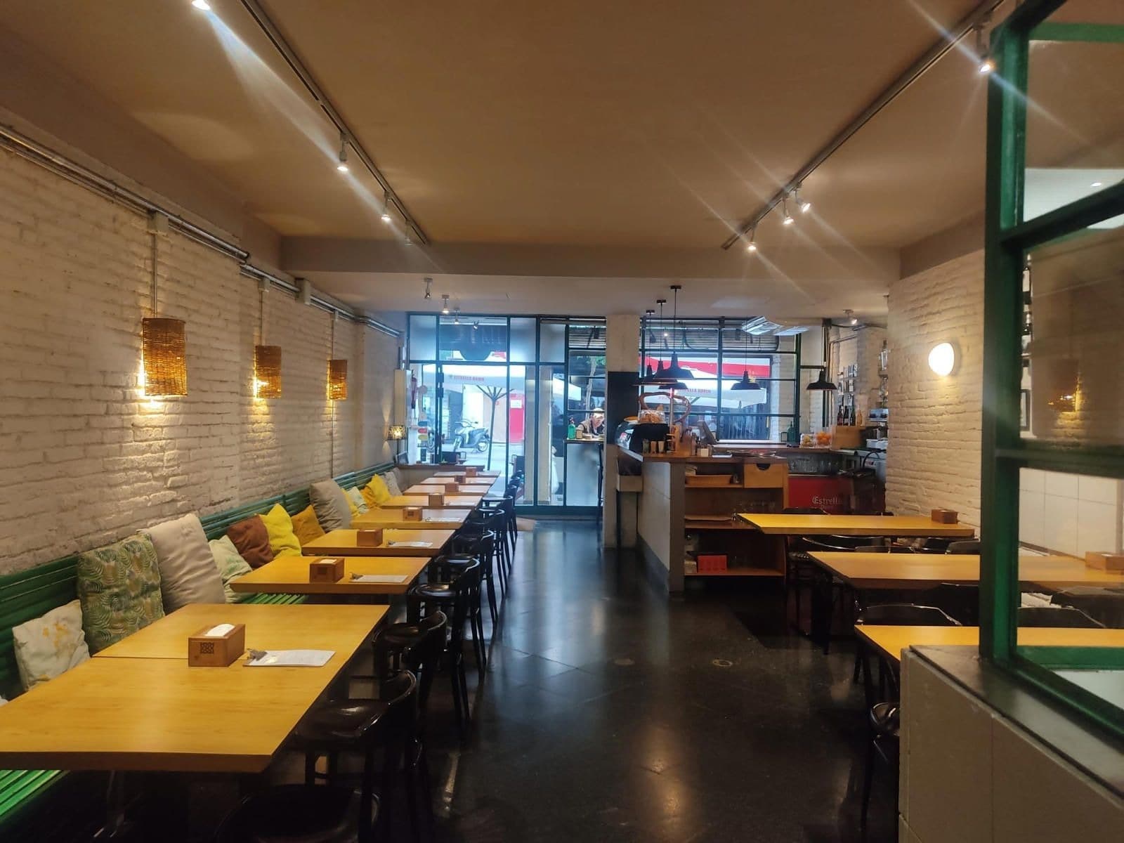 Local commercial dans Barcelone, Barcelona à louer Photo intérieure– Image 1 sur 20