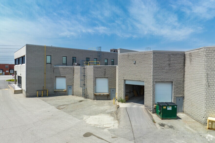 6625 Tomken Rd, Mississauga, ON à louer - Photo de l’immeuble – Image 3 sur 12