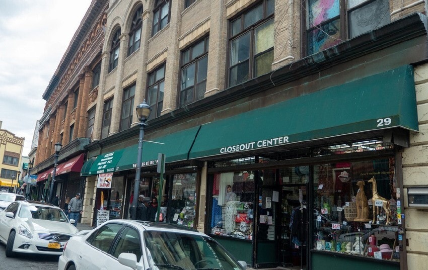 25-29 N Broadway, Yonkers, NY à louer Photo de l’immeuble– Image 1 sur 2