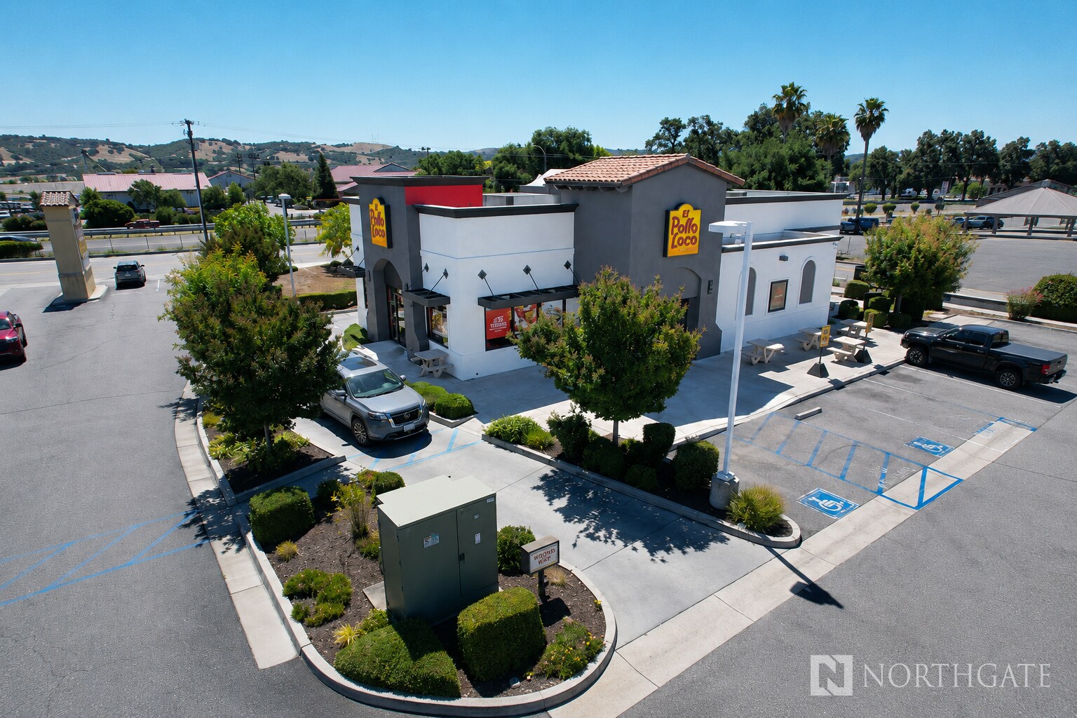 2351 Theater Dr, Paso Robles, CA à louer Photo de l’immeuble– Image 1 sur 7